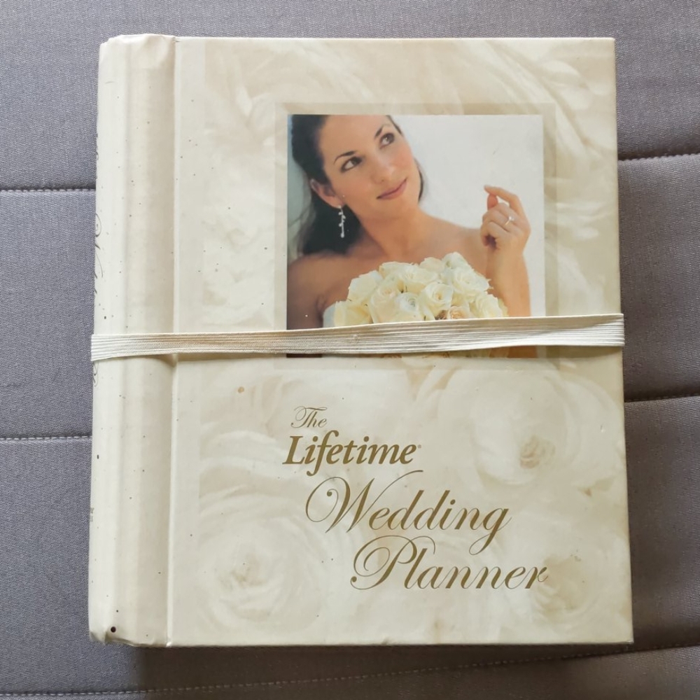 Wedding planner binder book